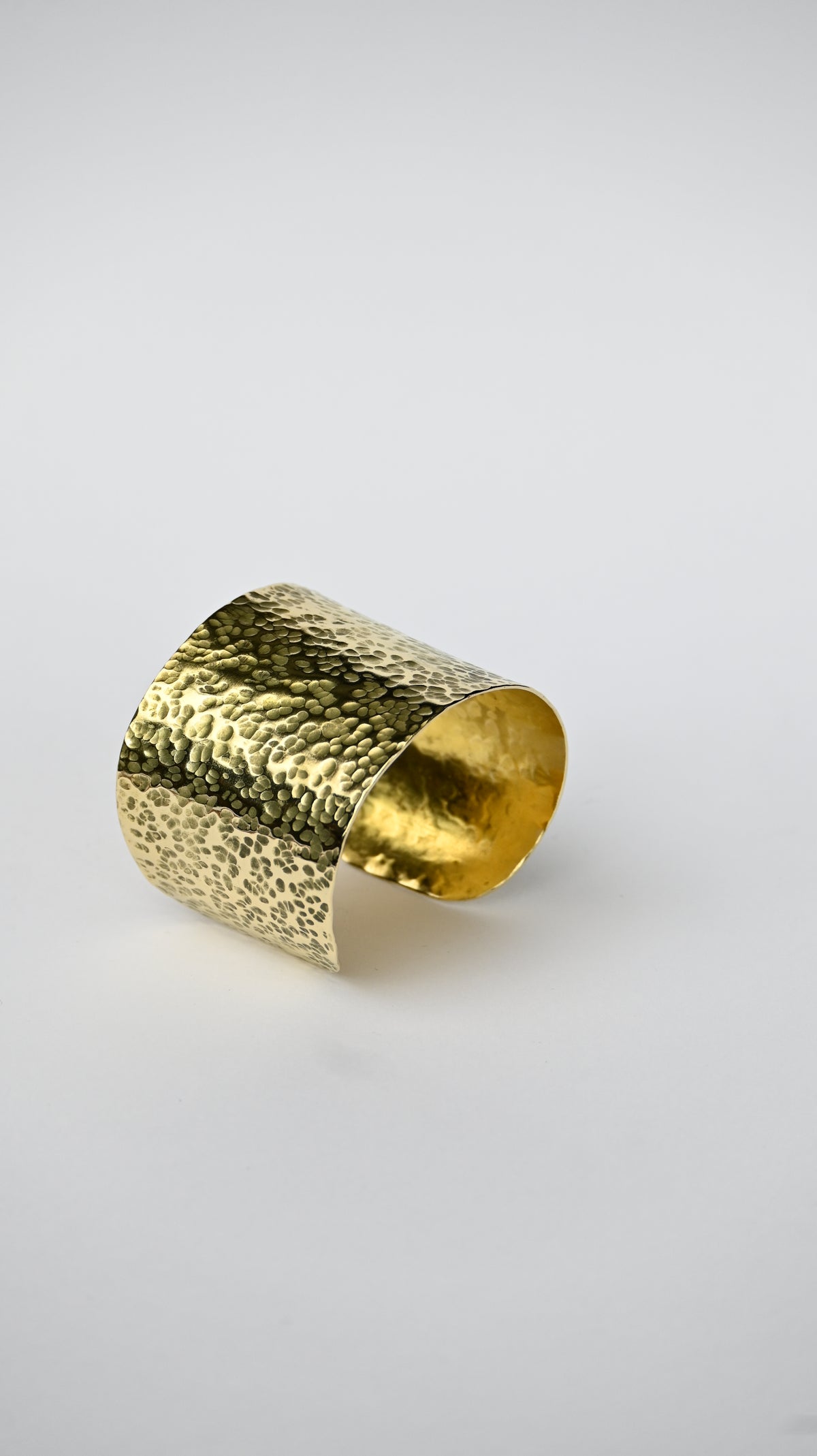 Esclava Martillada Bronce