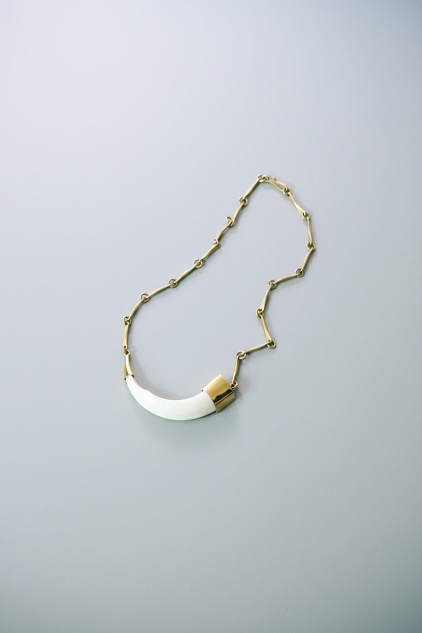 Collar Rendero Colmillo Bronce