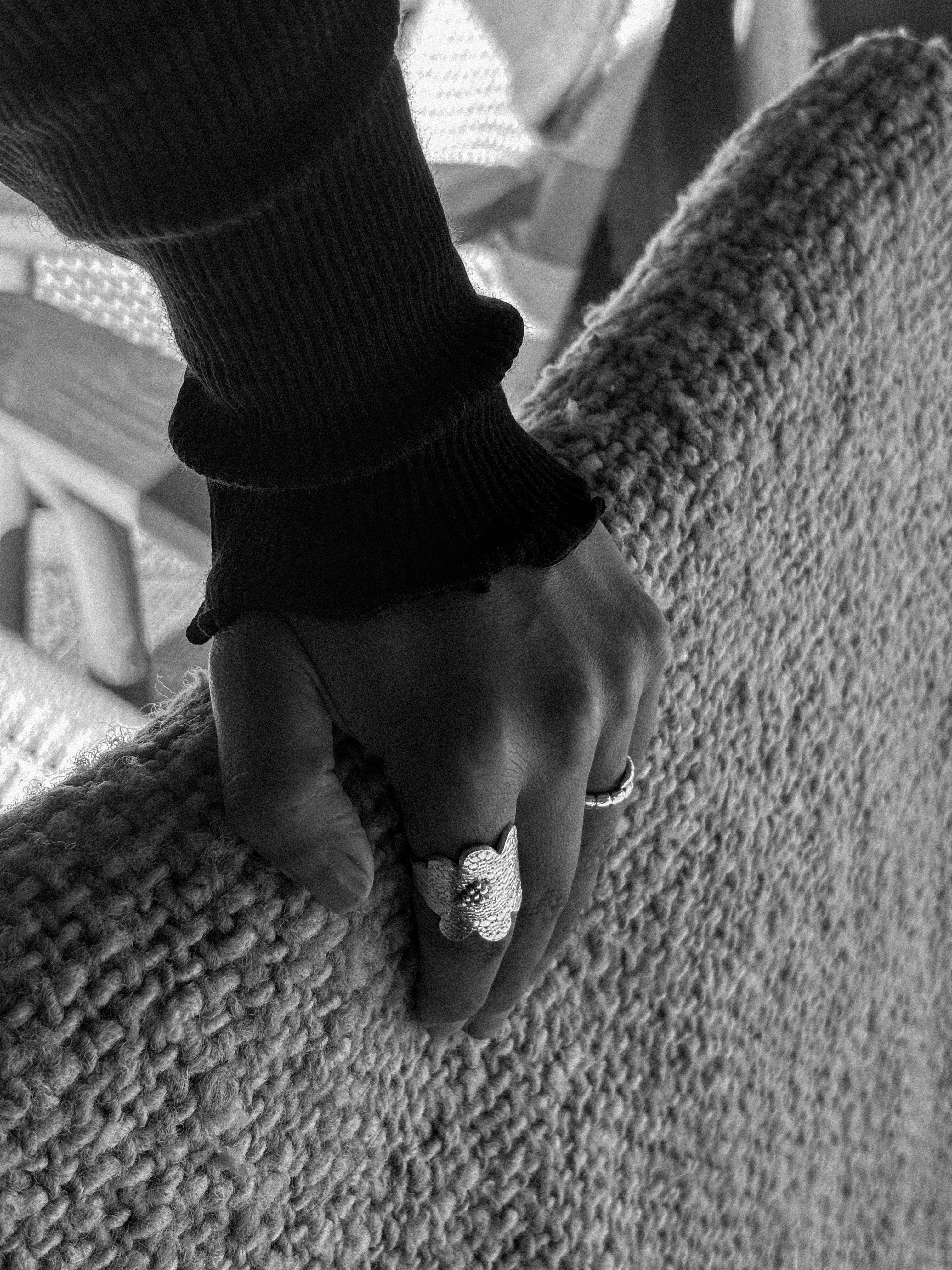 Anillo Flor Textura Plata