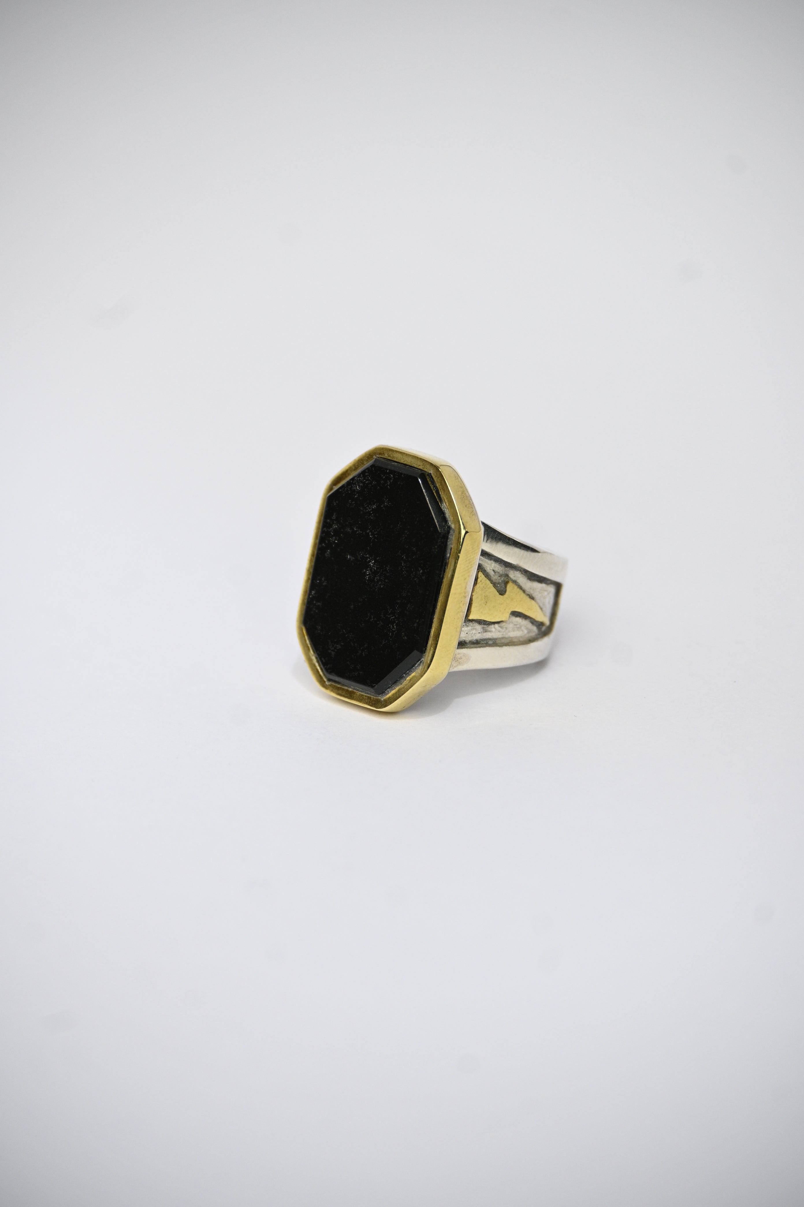 Anillo Ónix Rayo A PEDIDO