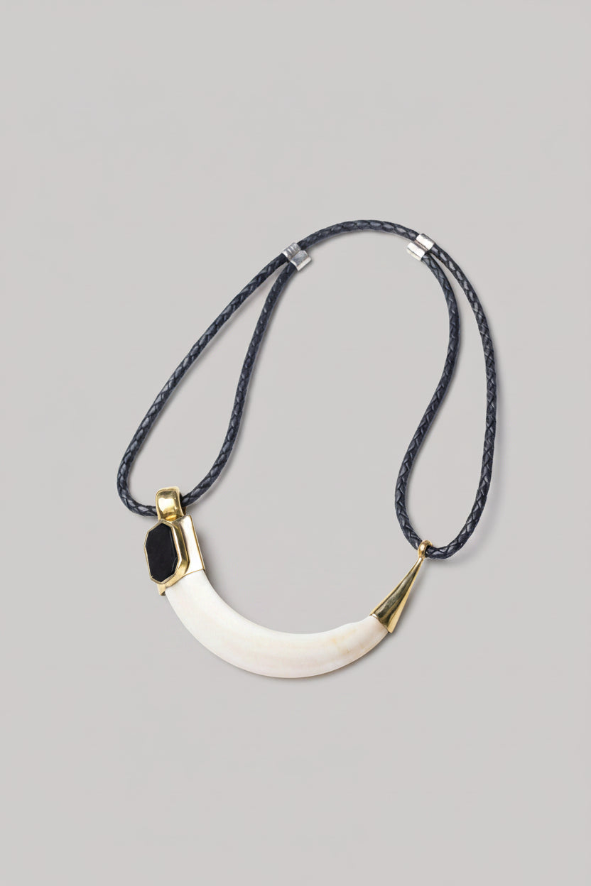 Collar Cuero Colmillo Jabalí ónix