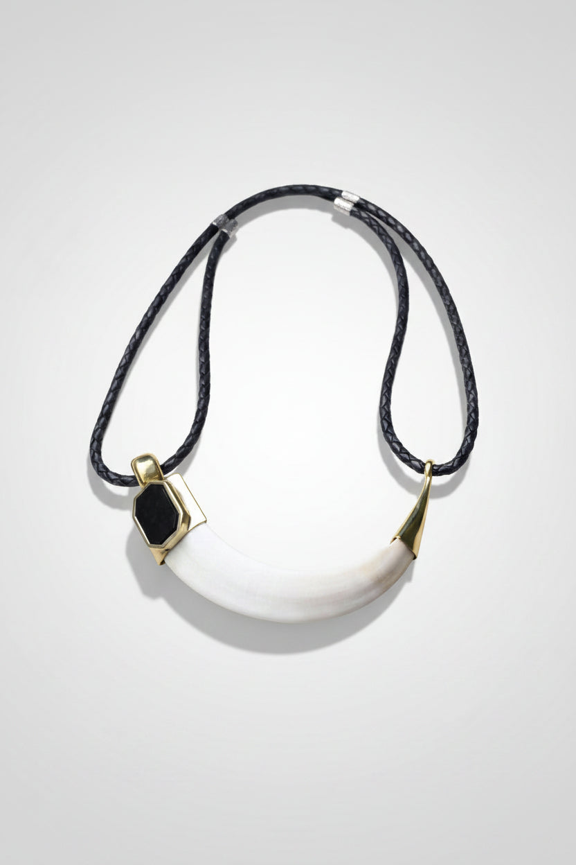 Collar Cuero Colmillo Jabalí ónix