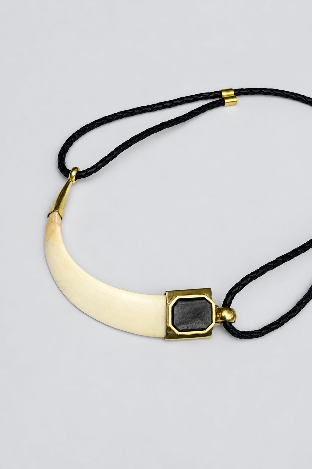 Collar Cuero Colmillo Jabalí ónix