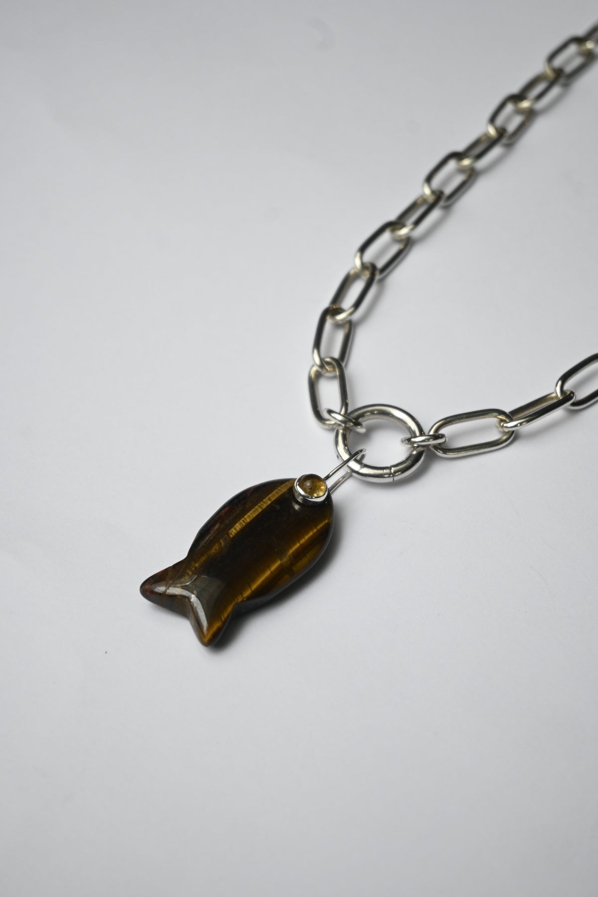 Colgante Pescado Ojo de Tigre Citrino Plata