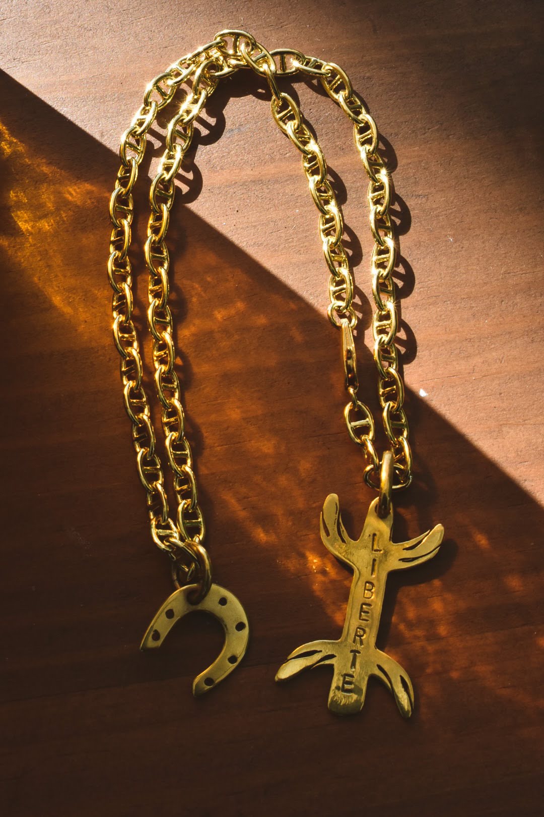 Colgante Amuleto Liberte Bronce
