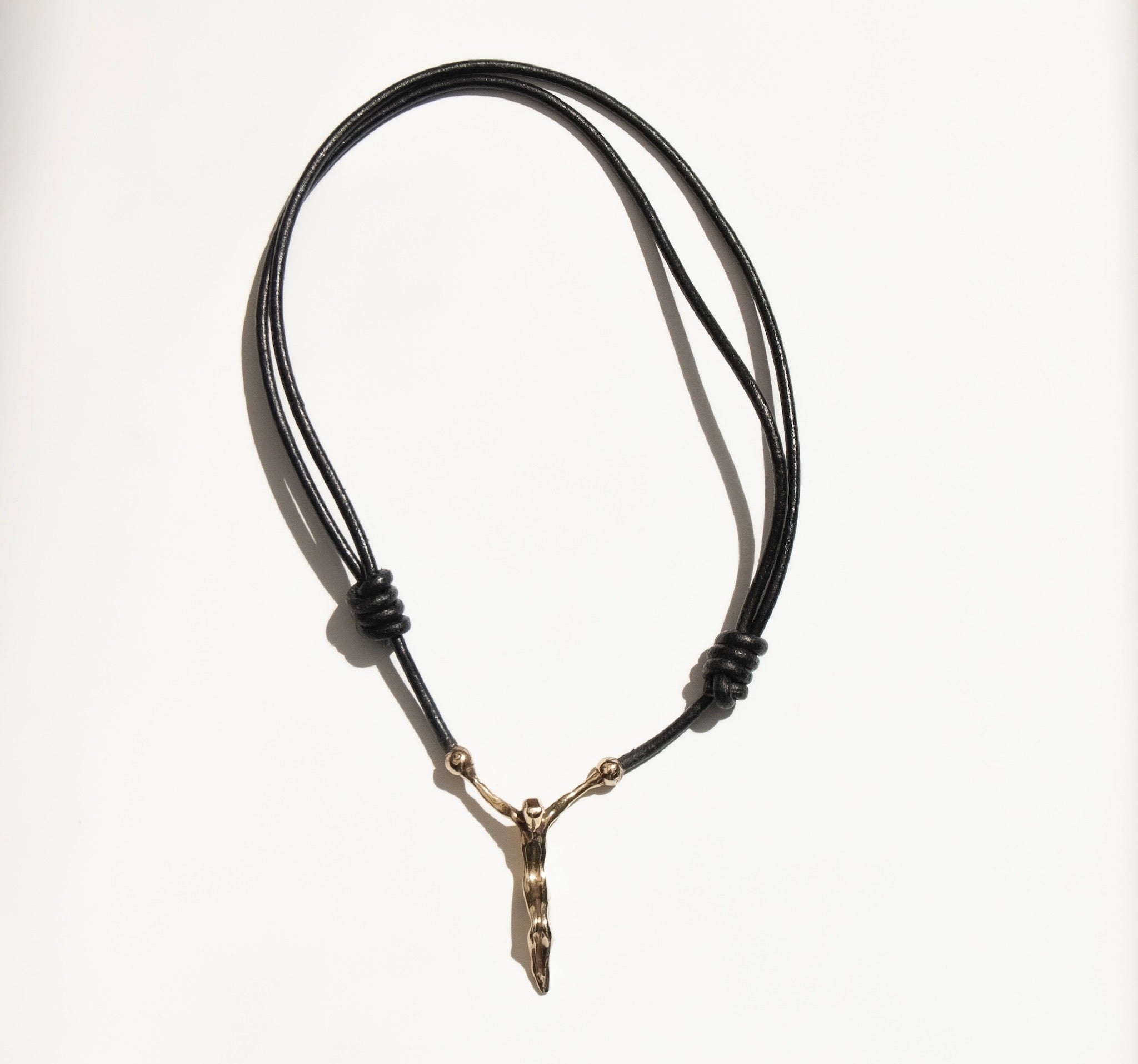 Collar Cuero Cristo Bronce