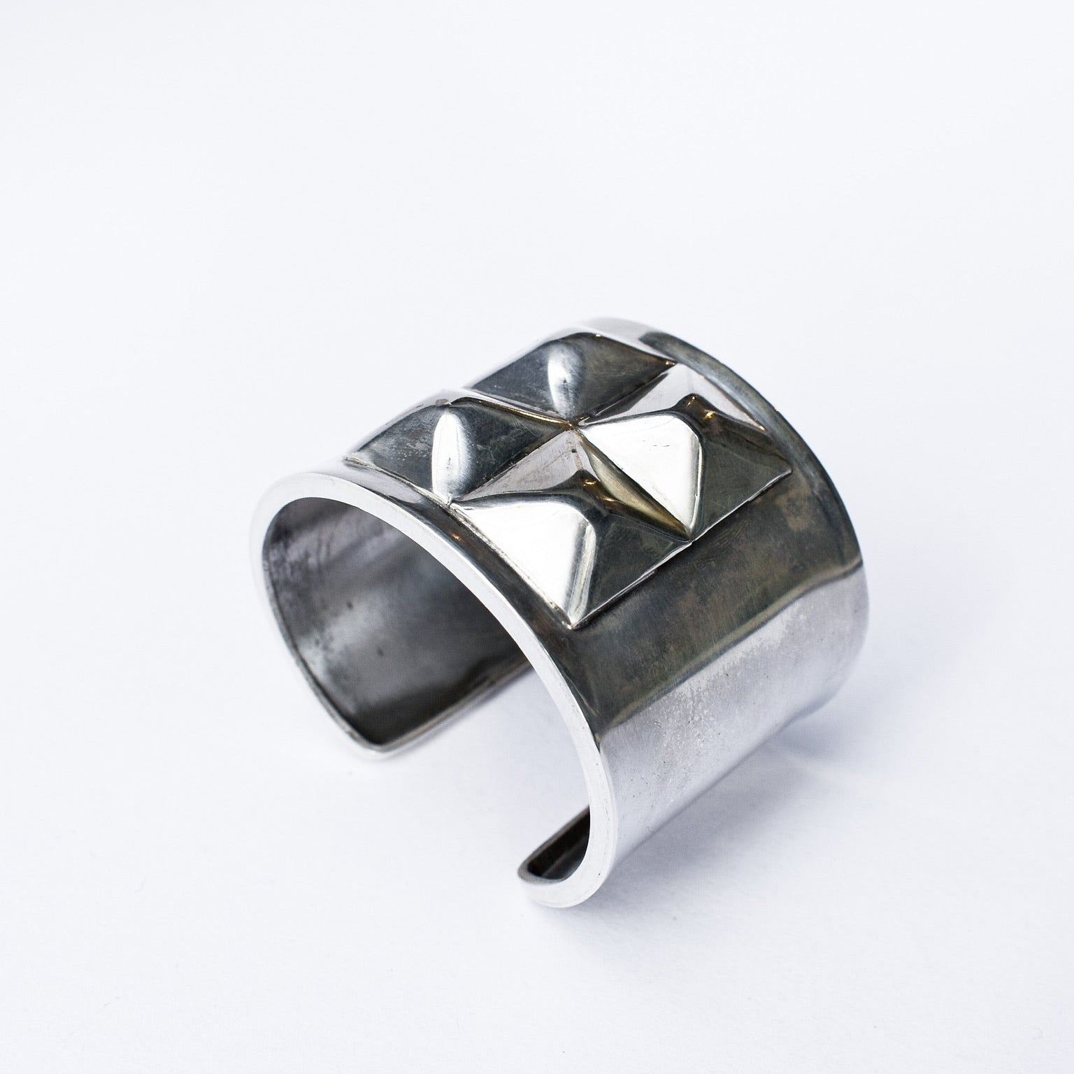 Esclava Cuatro Pirámides Silver