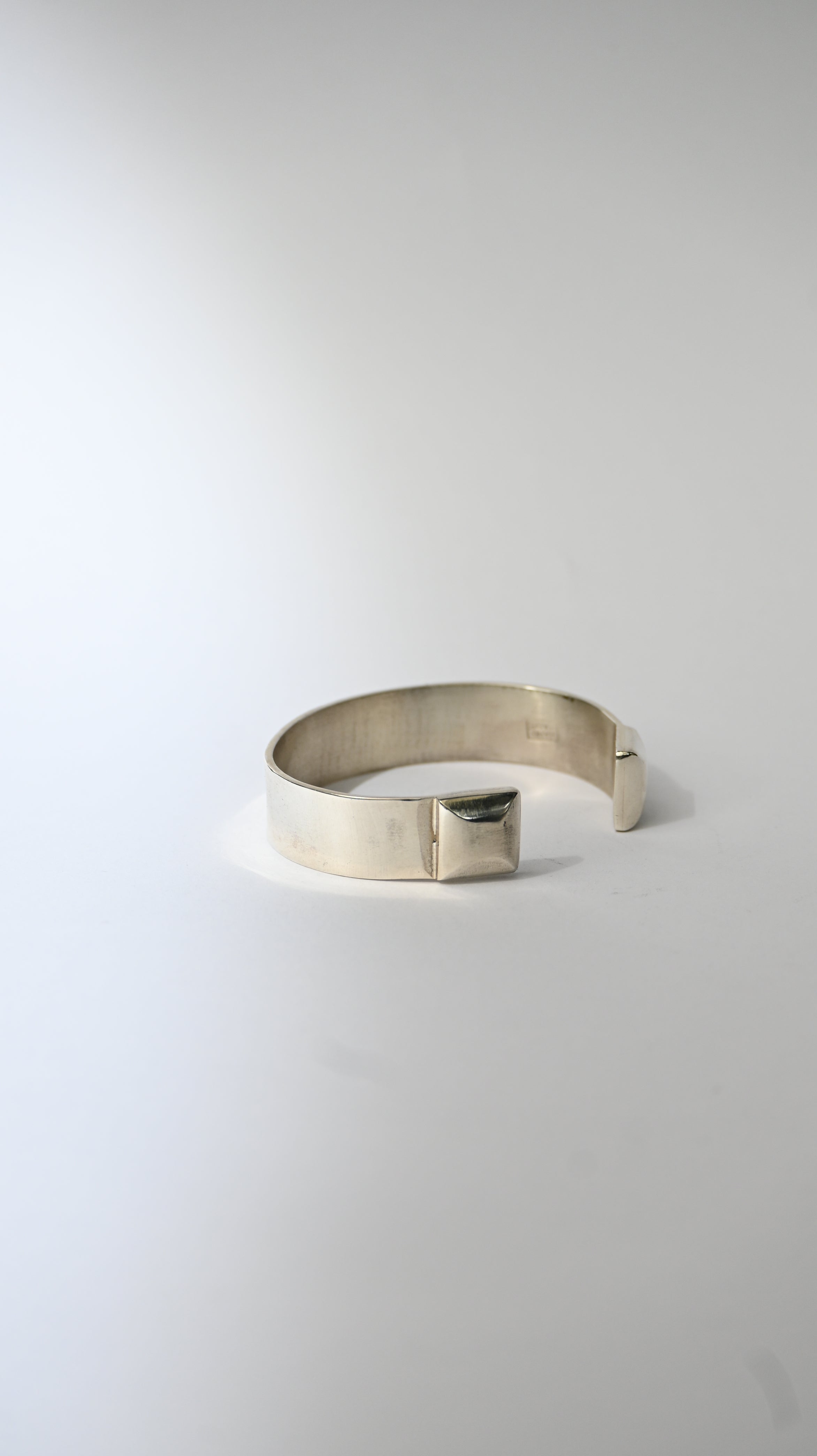 Esclava Dos Pirámides Silver