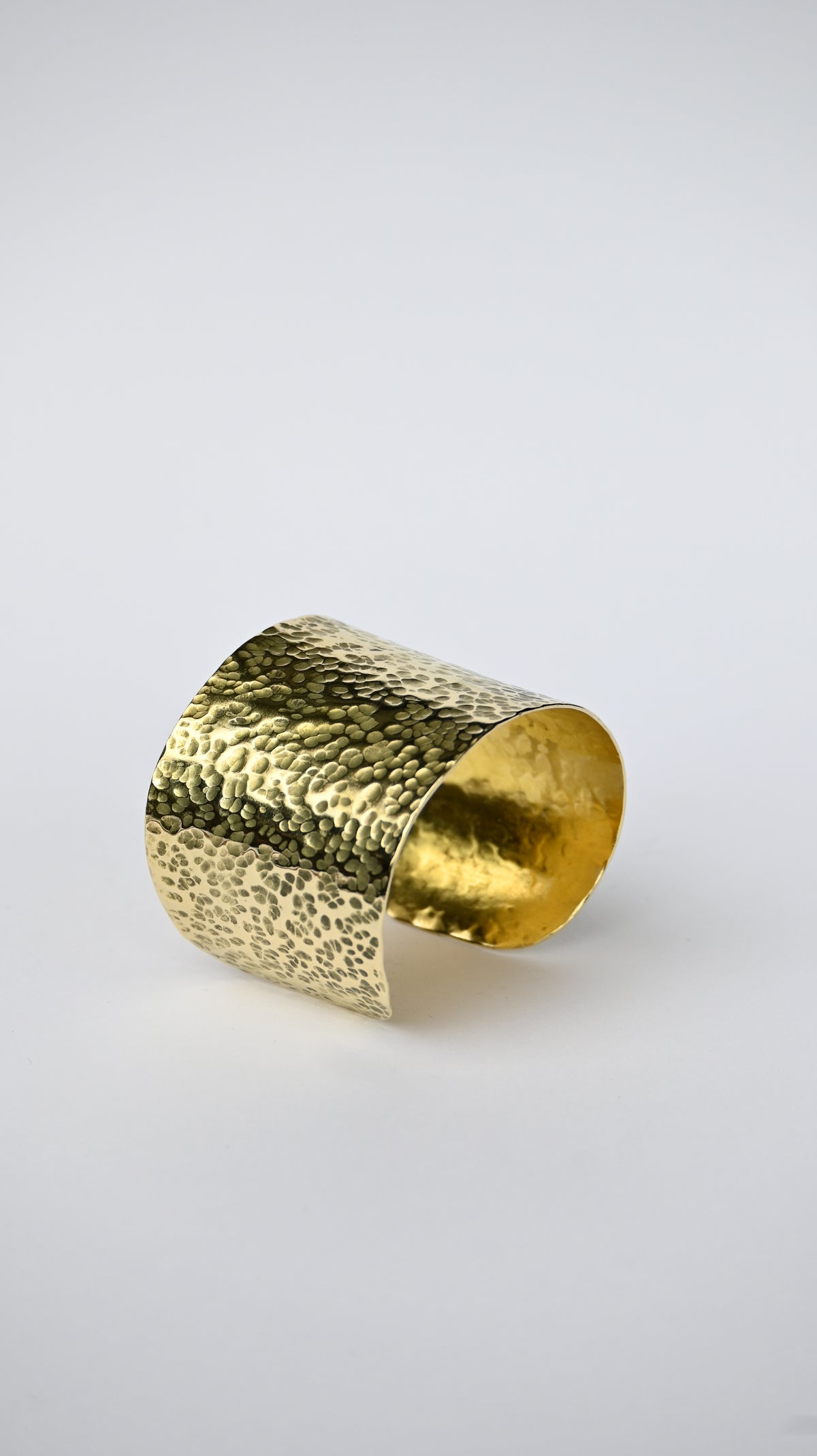 Esclava Martillada Bronce