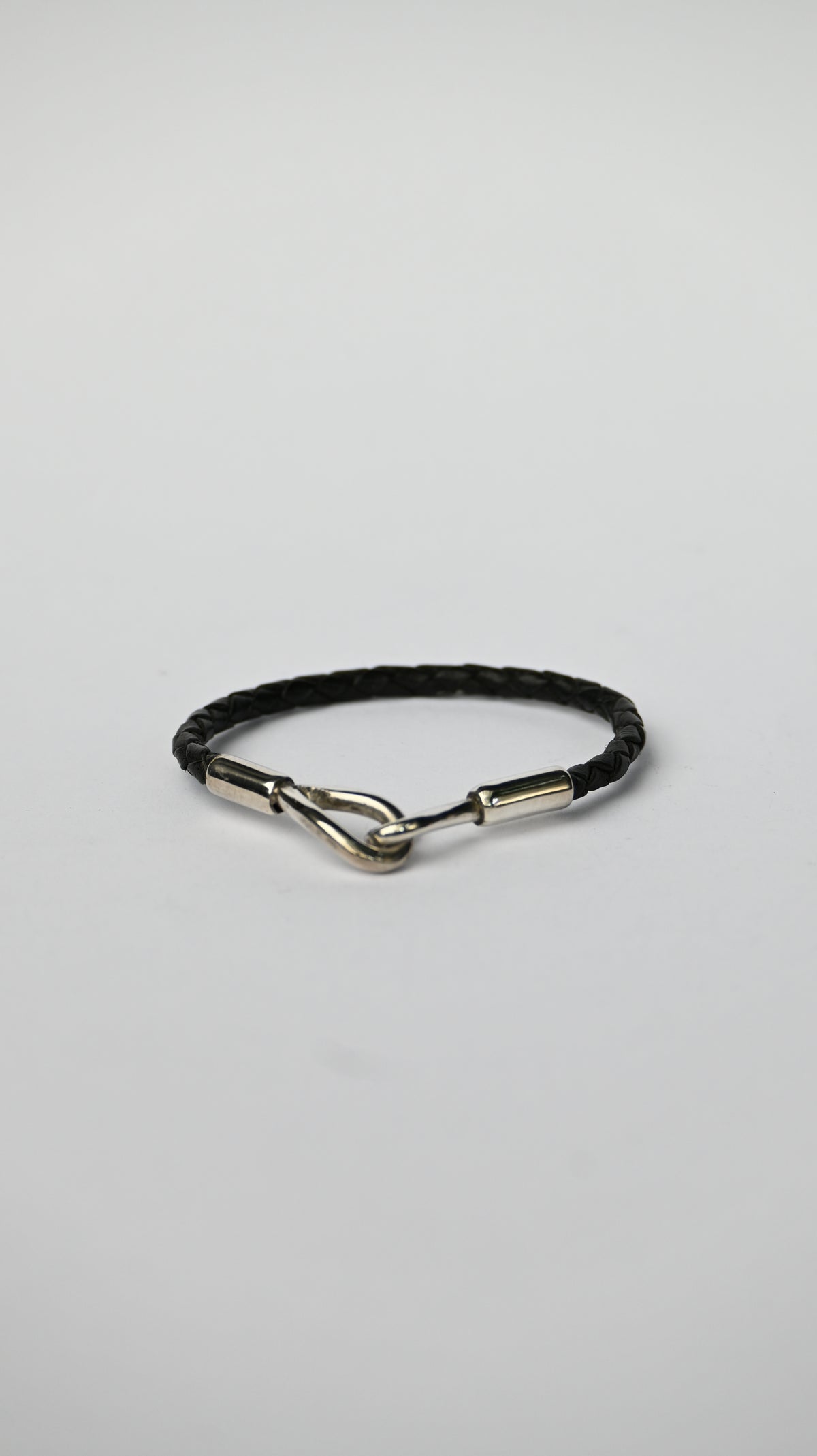 Pulsera Cuero Negro Gancho Plata