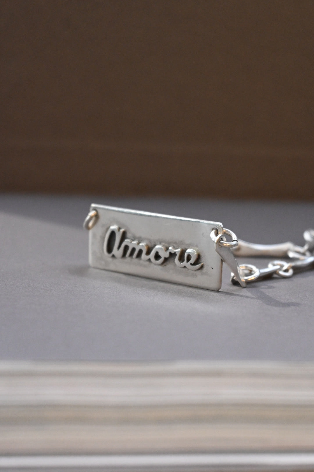 Collar Rendero Placa Amore Relieve Silver