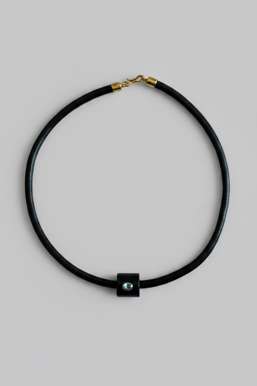 Collar  Totem Obsidiana